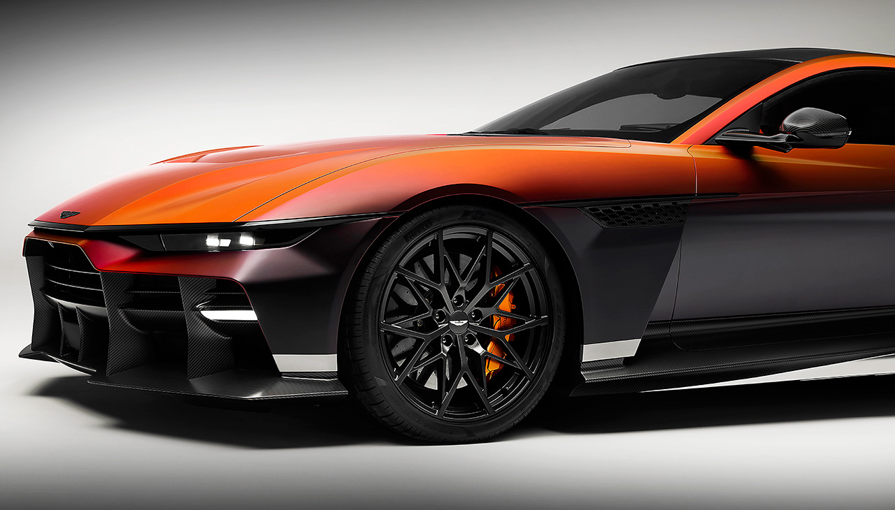 Aston Martin Valen | Zdjęcie #10