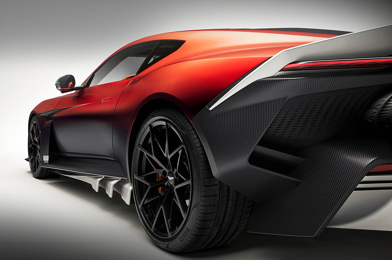 Aston Martin Valen | Zdjęcie #11