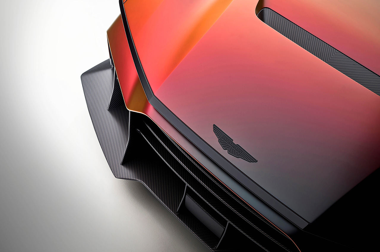 Aston Martin Valen | Zdjęcie #16