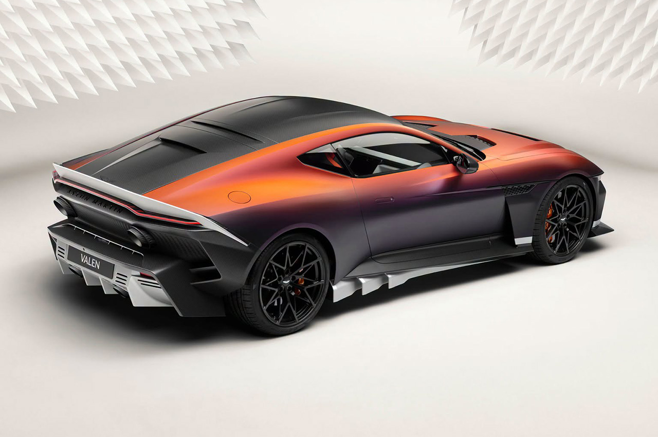 Aston Martin Valen | Zdjęcie #27