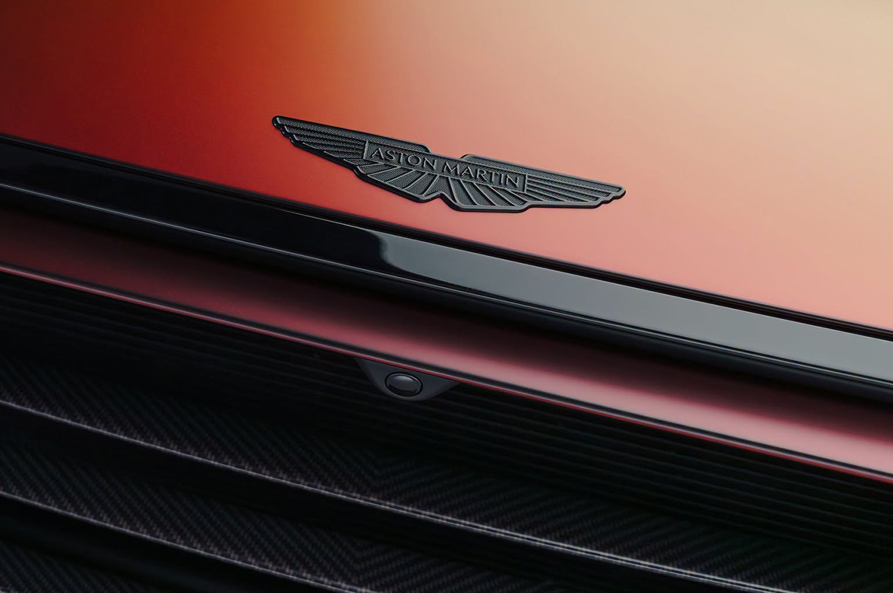 Aston Martin Valen | Zdjęcie #40