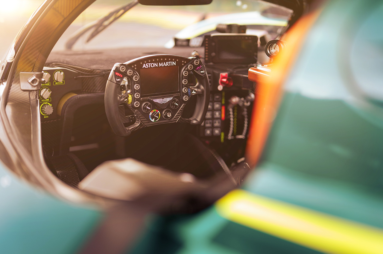 Aston Martin Valkyrie LM | Zdjęcie #17