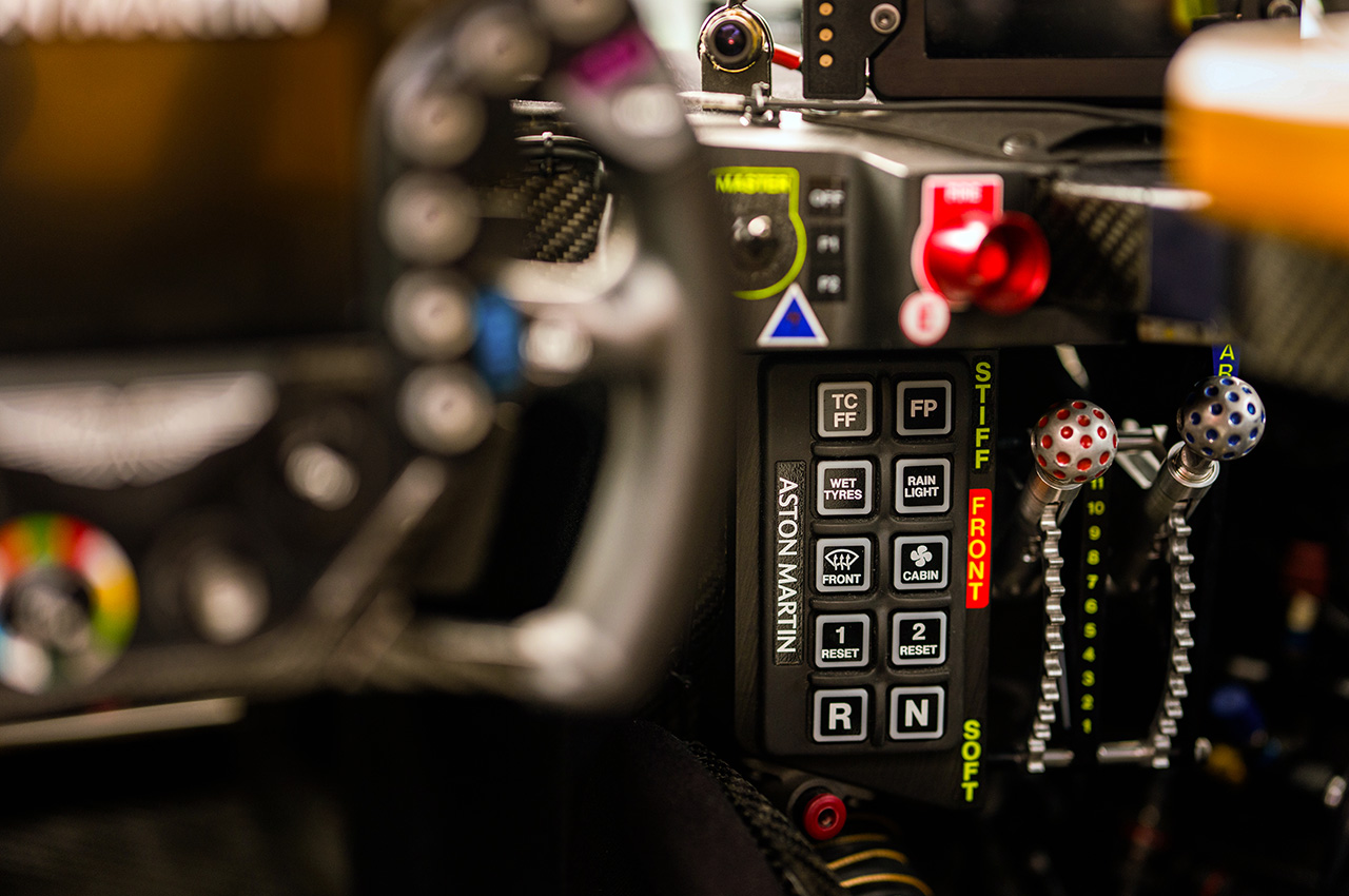Aston Martin Valkyrie LM | Zdjęcie #20