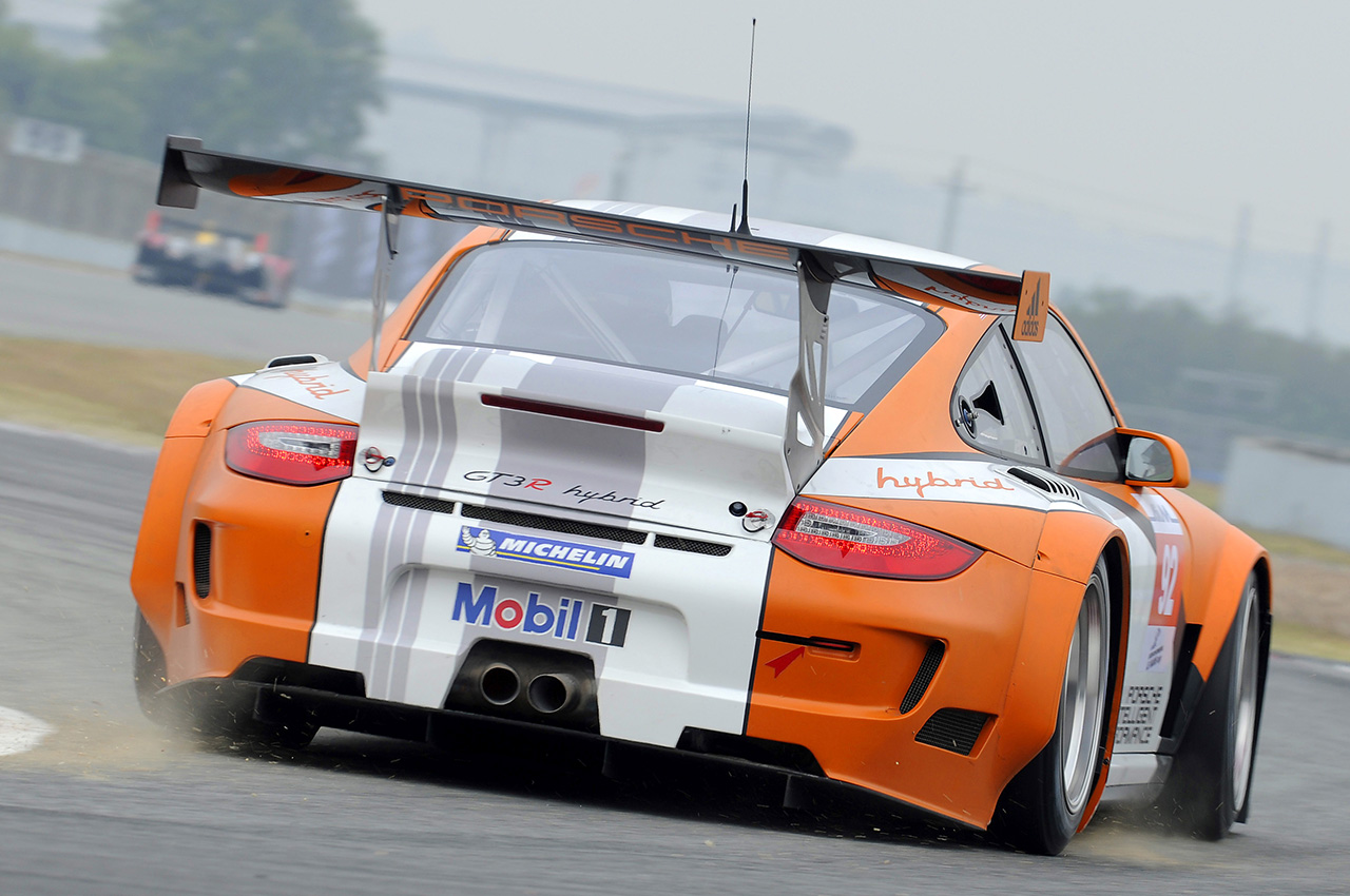 Porsche 911 GT3 R Hybrid | Zdjęcie #102