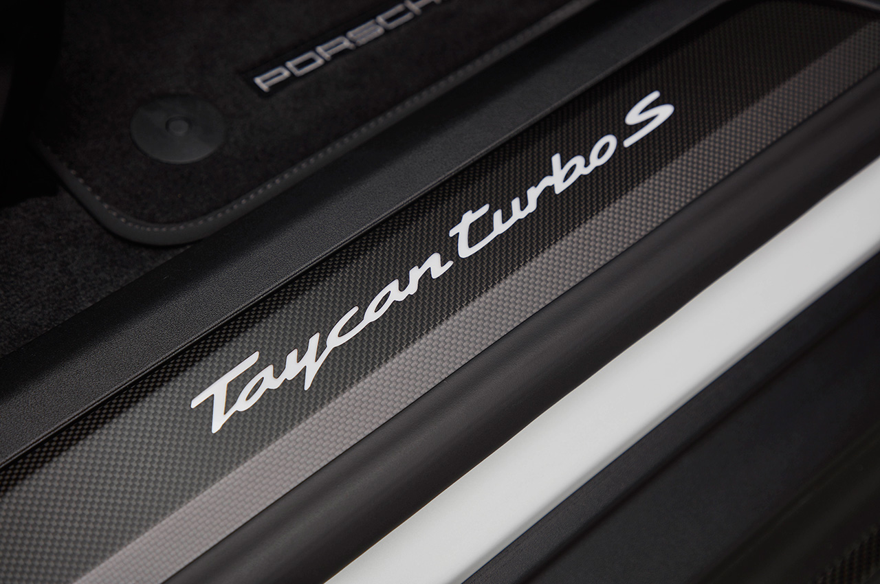 Porsche Taycan Turbo S | Zdjęcie #140