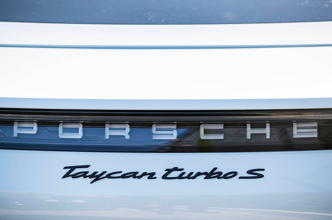 Porsche Taycan Turbo S | Zdjęcie #240