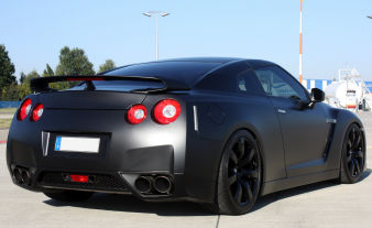 Avus GT-R Black Edition